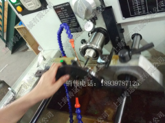 �߾���������ĥ����